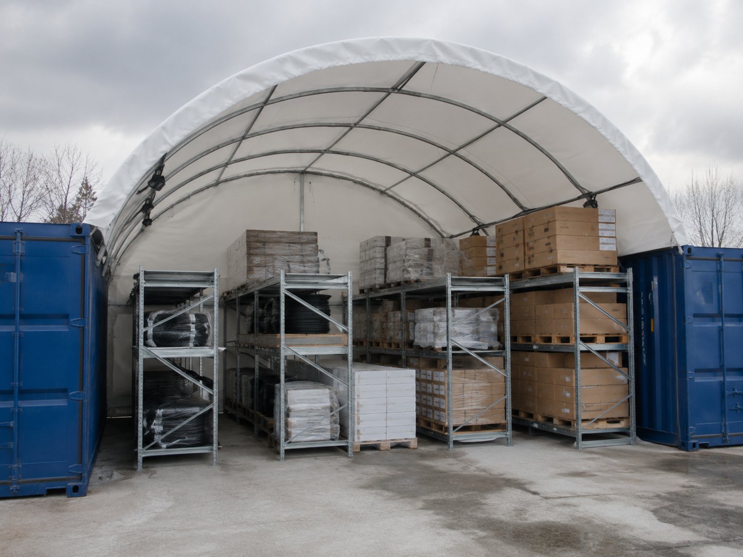 Container Shelter Frontansicht mit Regalen